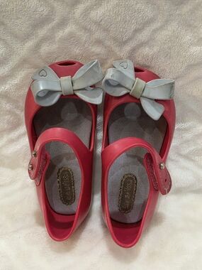 Mini Melissa Kids Sz 6 Toddler. Pre-loved. Pink w/ Blue Bow Mary Jane Kids Shoes